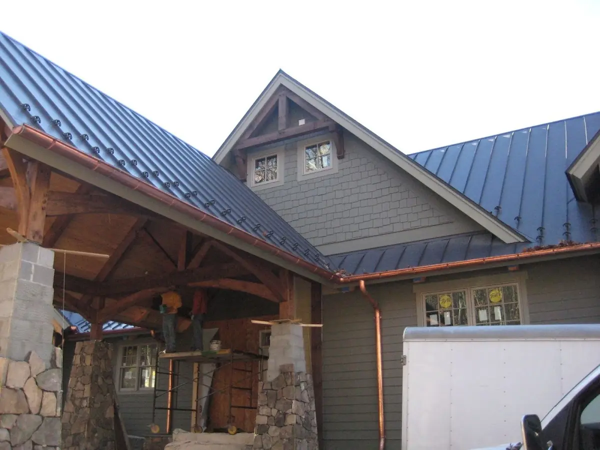 Craftsman Roofing team delivering quality roofing work in Heritage Park